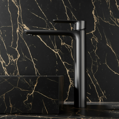 Robinet de baignoire indépendant Lisandro – Sortie d'eau en cascade – Nickel brossé