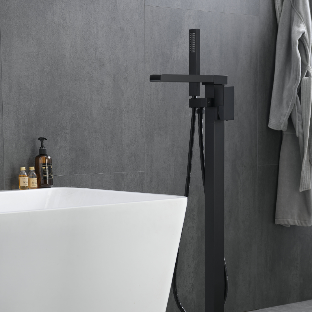 Vrijstaande Badkraan Lisandro – Watervaluitloop – Matte black