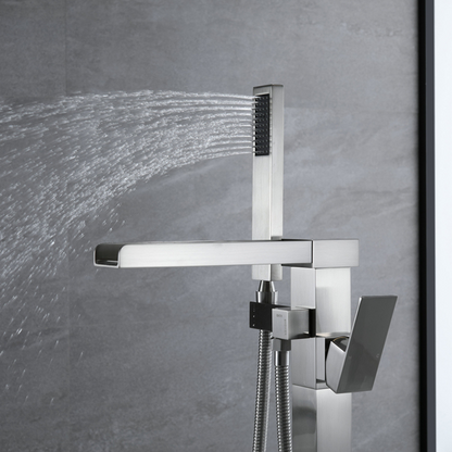 Vrijstaande Badkraan Lisandro – Watervaluitloop – Brushed nickel