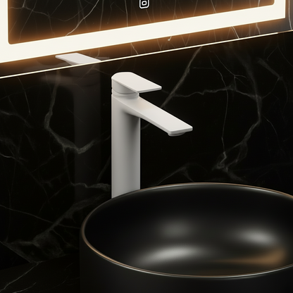 Robinet de baignoire indépendant Lisandro – Sortie d'eau en cascade – Nickel brossé